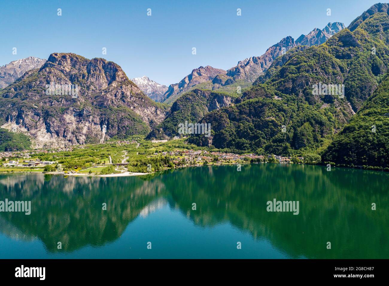 Lago di Novate Mezzola, Valchiavenna (IT), campo e Val Codera, vista aerea Foto Stock