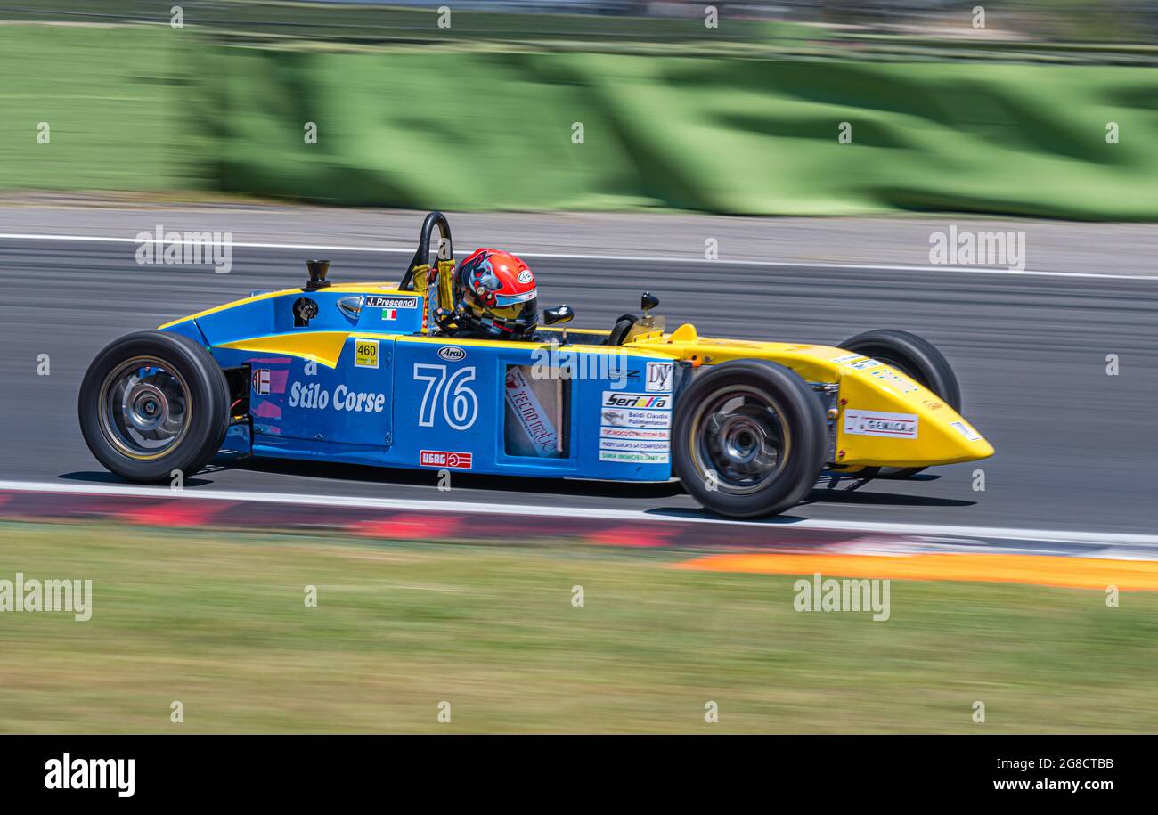 Vallelunga giugno 12 2021, serie Fx Racing. Junior formula auto da corsa sfondo sfocato primo piano Foto Stock