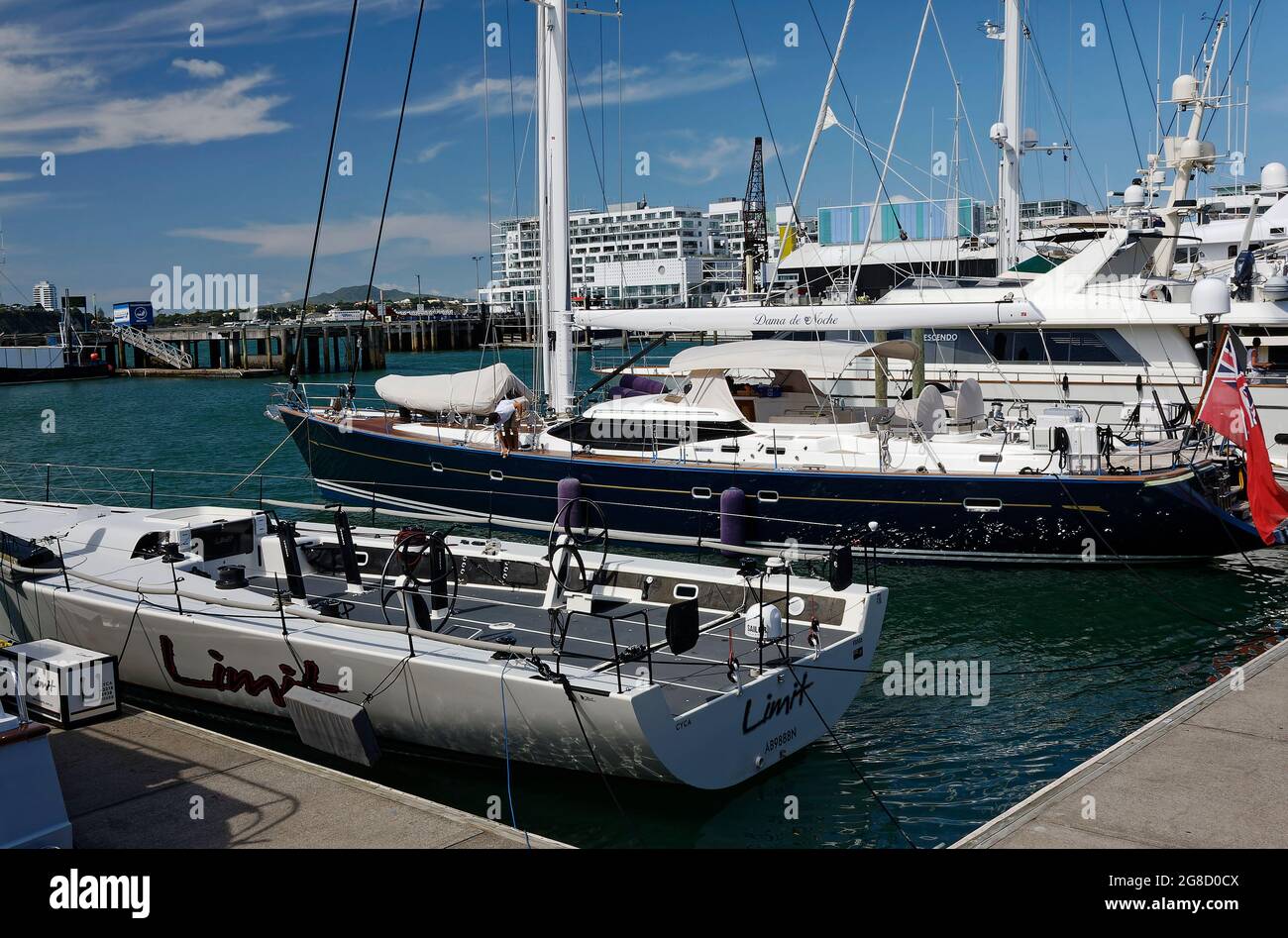 St. Mary's Bay, yacht; sviluppo urbano, edifici, porto, marina, barche ormeggiate, paesaggio urbano, scena marina, molo, Auckland; Nuova Zelanda Foto Stock