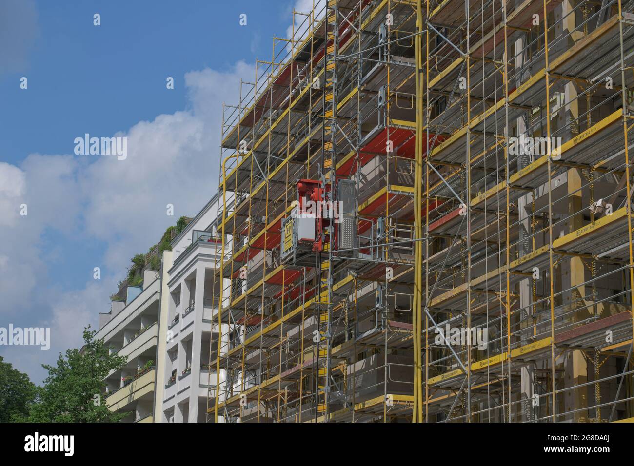 Wohnungsbau, Baustelle, Gerüst, Nassauische Straße, Wilmersdorf, Berlino, Germania Foto Stock