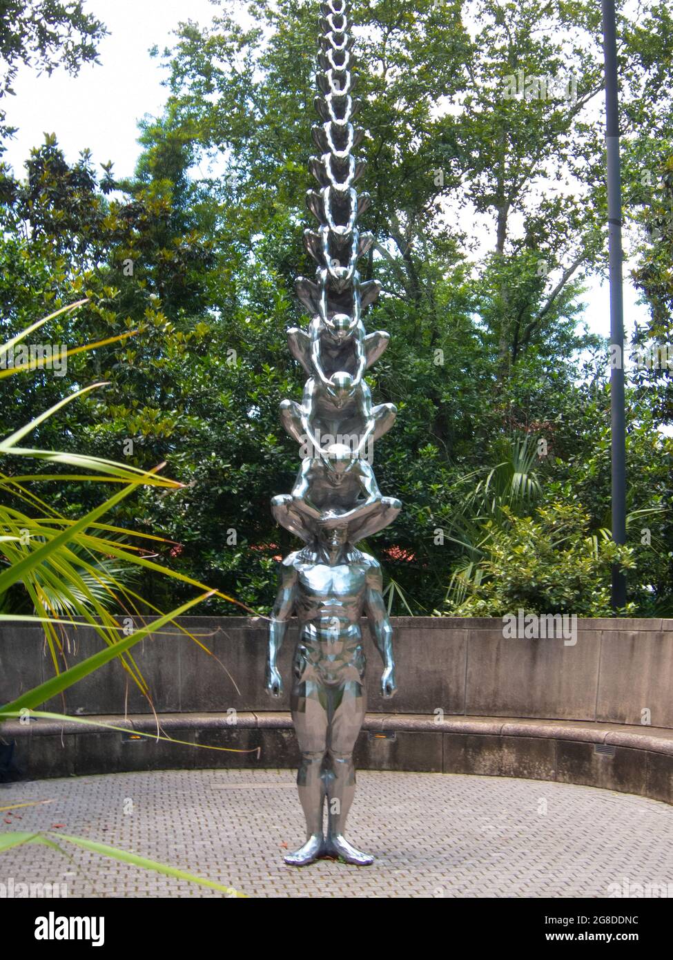 "Karma" dell'artista coreano Do ho Suh, nel New Orleans City Park Besthoff Sculpture Garden. Foto Stock