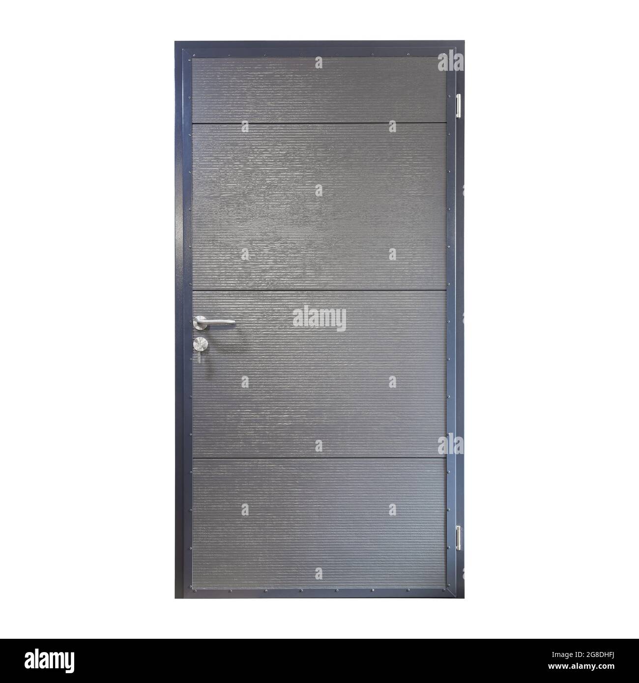 Porta frontale in metallo grigio sulla casa su sfondo bianco. Lato interno della porta di ingresso grigia isolato su sfondo bianco Foto Stock