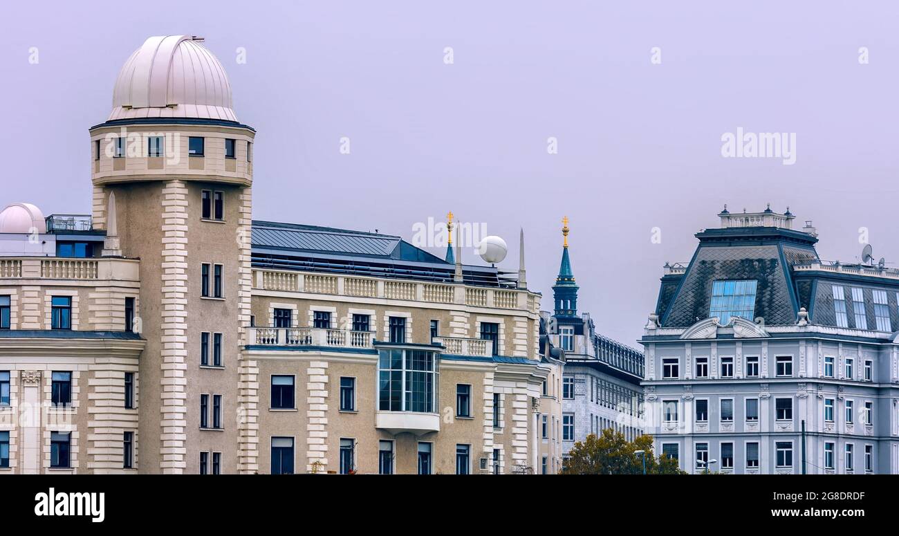 Urania è un pubblico istituto educativo e Osservatorio di Vienna in Austria. Foto Stock