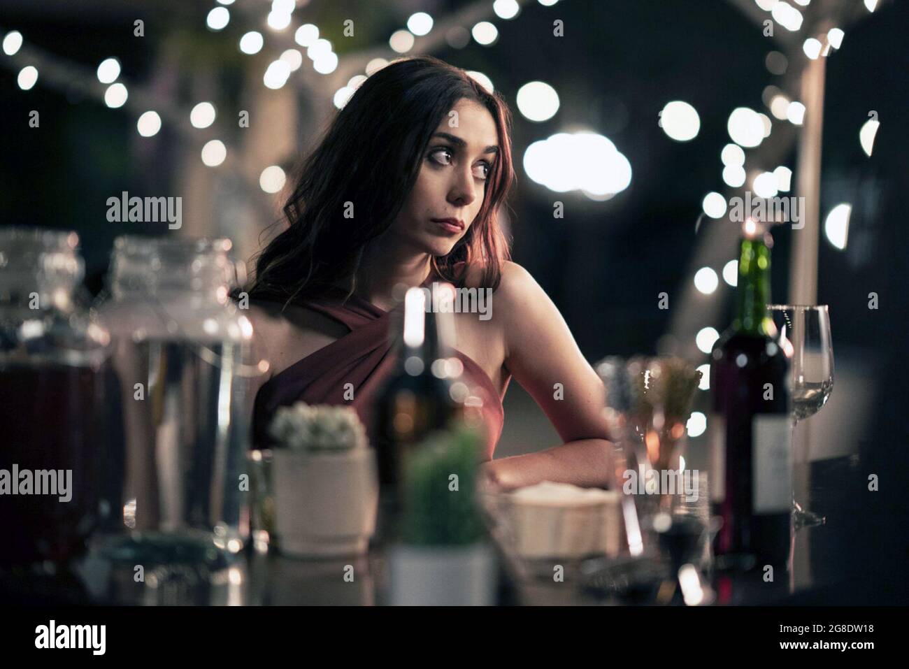 Palm Springs è un film del 2020 diretto da Max Barbakow. Questa fotografia è esclusivamente per uso editoriale ed è copyright della società cinematografica e/o del fotografo assegnato dalla società di produzione e può essere riprodotta solo da pubblicazioni in concomitanza con la promozione del suddetto film. È richiesto un credito obbligatorio per la società cinematografica. Il fotografo deve essere accreditato anche quando è noto. Foto Stock