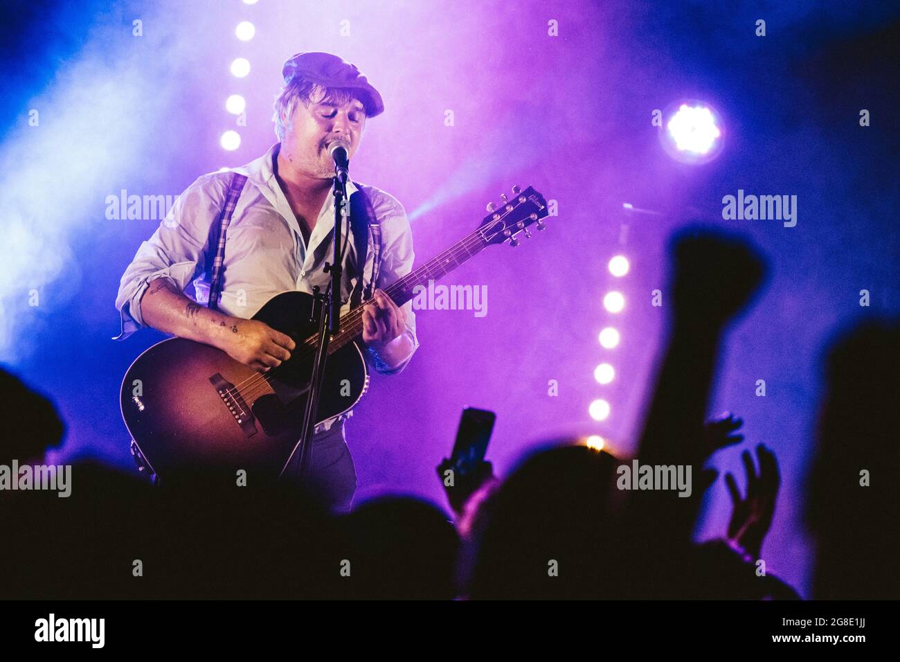 Newcastle upon Tyne, Regno Unito. 19 luglio 2021 - Newcastle, UK: Pete Doherty si esibisce un intimo concerto solista al Riverside di Newcastle upon Tyne, Inghilterra la sera le restrizioni del coronavirus sono state revocate in Inghilterra. Credit: Thomas Jackson/Alamy Live News Foto Stock