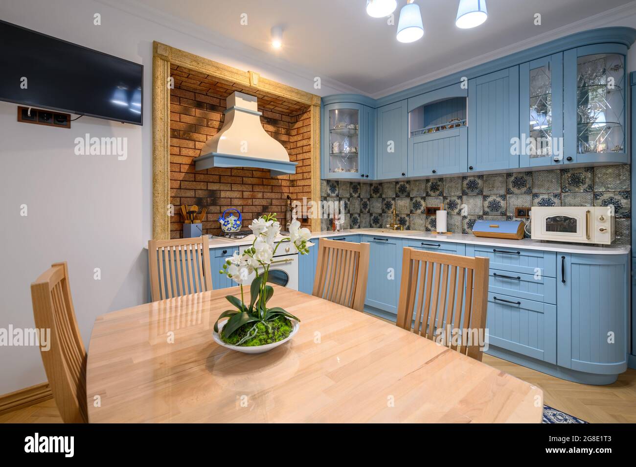 Moderna cucina classica e lussuosa e sala da pranzo Foto Stock