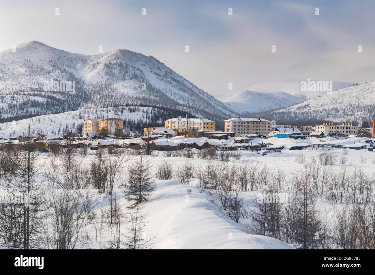 Città mineraria abbandonata lungo la Road of Bones, Magadan Oblast, Russia Foto Stock