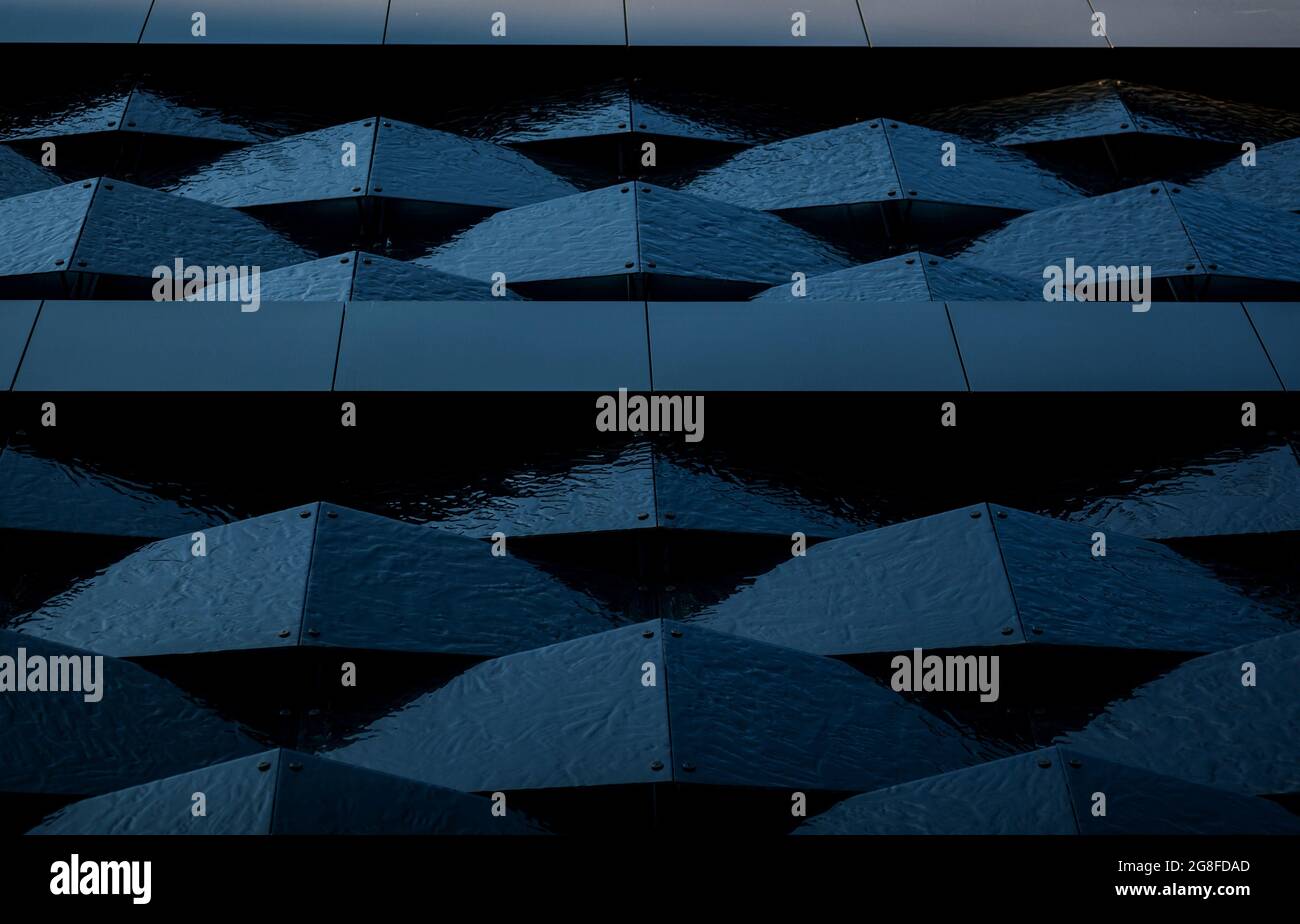 Muro futuristico scuro e moderno. Architettura Foto Stock