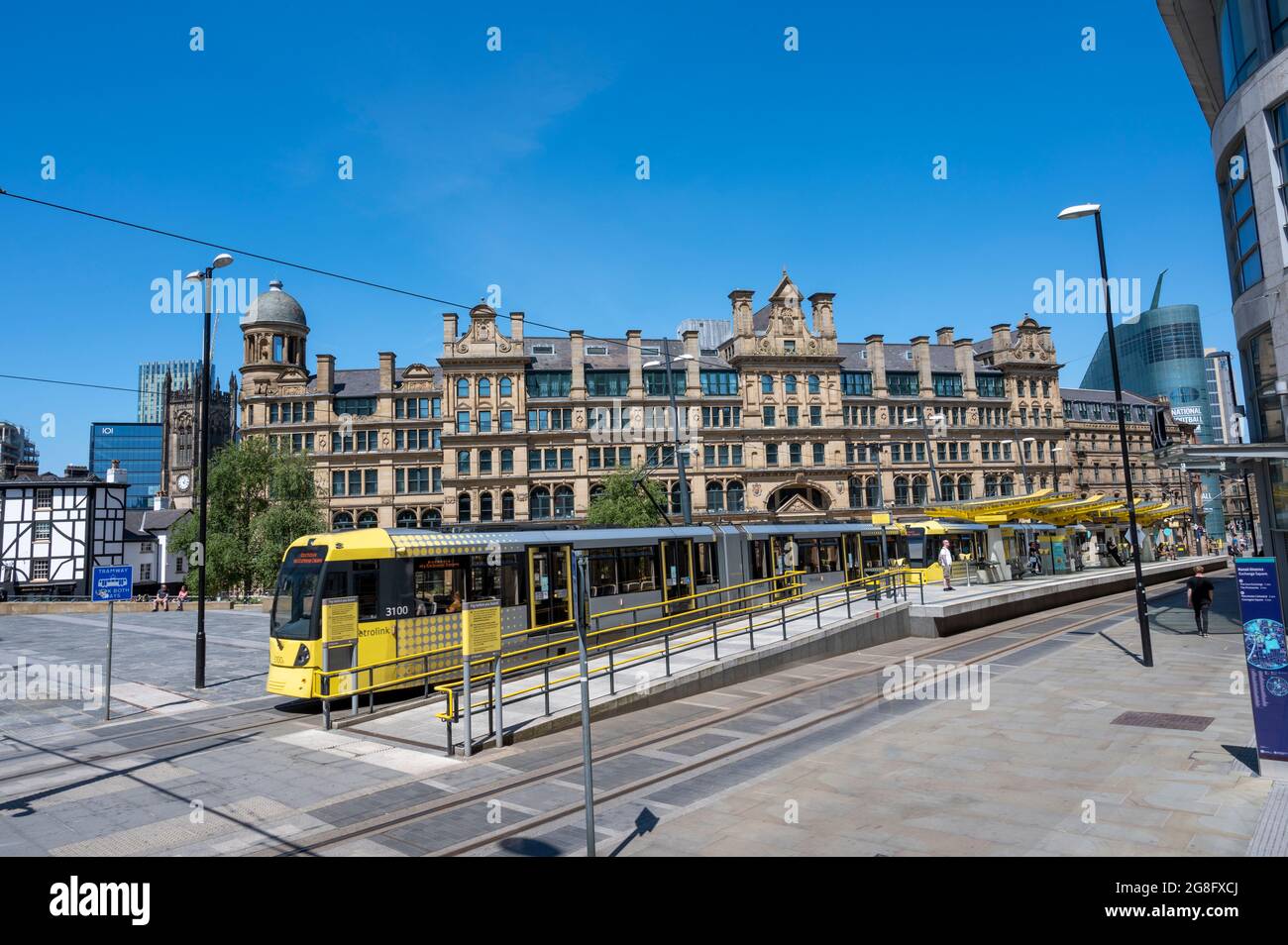 Exchange Square con la stazione ferroviaria Metrolink, Manchester, Inghilterra, Regno Unito, Europa Foto Stock