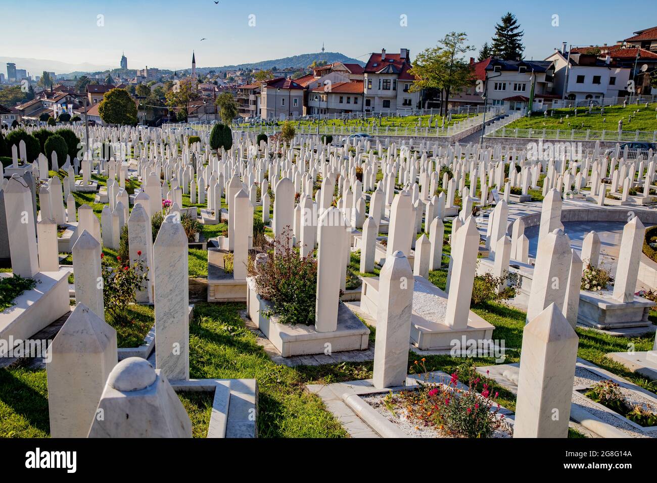 Cimitero commemorativo dei martiri Kovaci, il cimitero principale per i soldati dell'esercito bosniaco, Stari Grad, Sarajevo, Bosnia, Europa Foto Stock