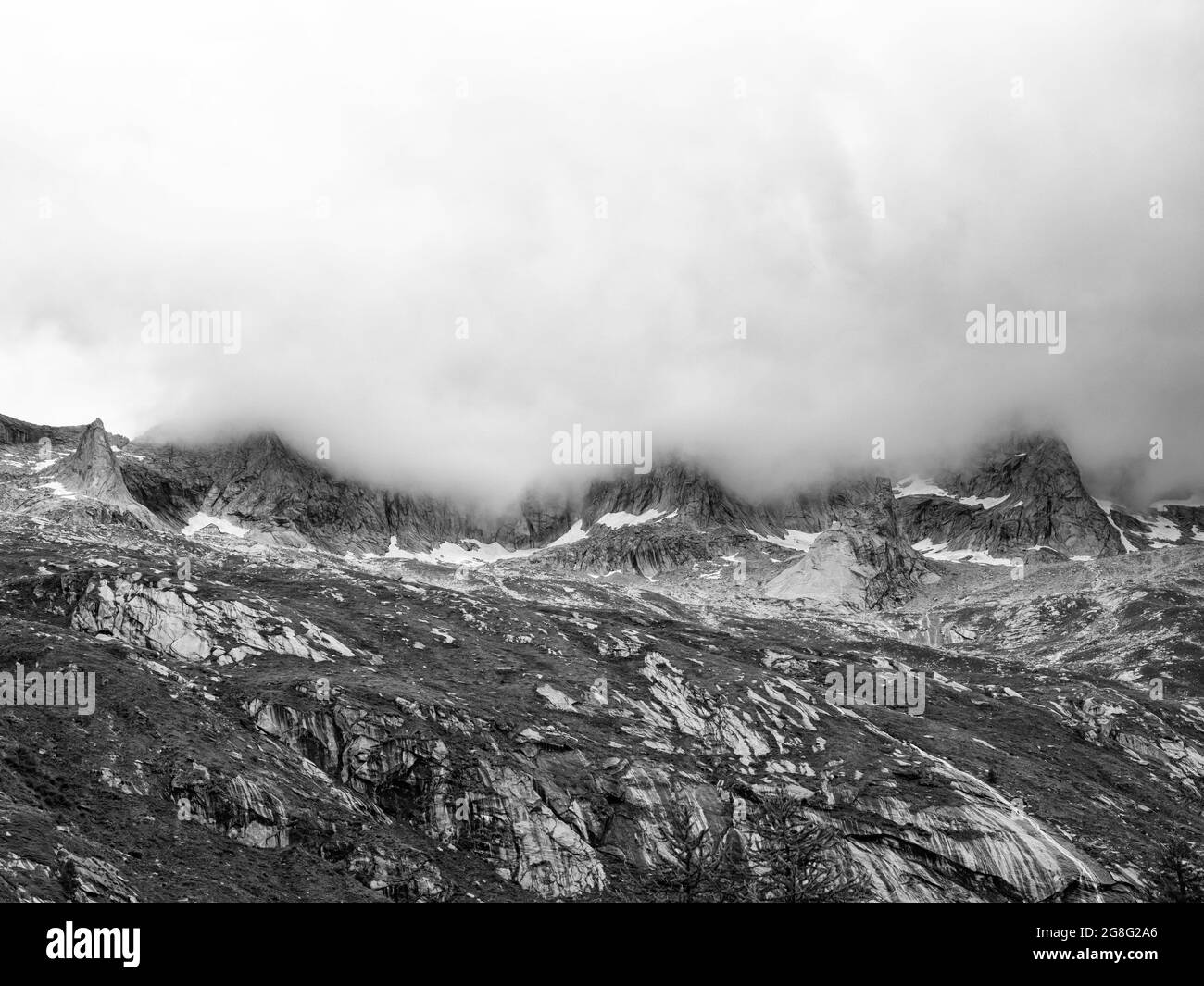 Valle alpina in Val Masino Foto Stock