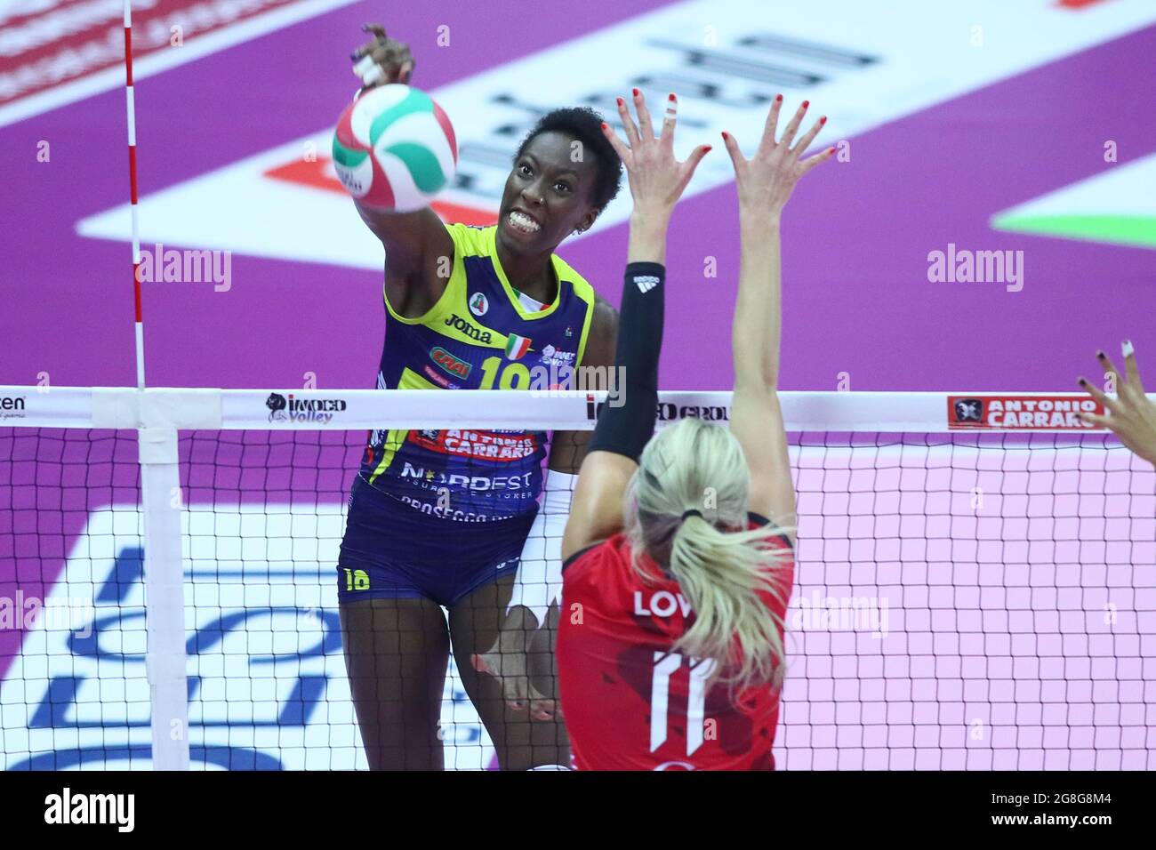 EGONU PAOLA (CONEGLIANO)IMOCO VOLLEY CONEGLIANO - UNET EWORK BUSTO ARSIZIO PALLAVOLOTTO CAMPIONE ITALIANO VOLLEY SERIE A1-F 2019-2020 VILLORBA (TV) 26-12-2019 Foto Stock