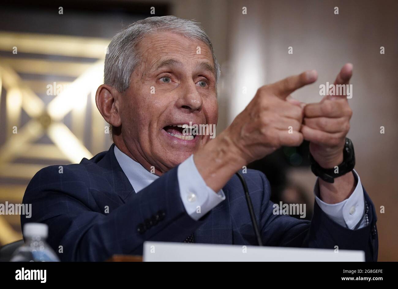 Washington, Stati Uniti. 20 luglio 2021. L'esperto di malattie infettive superiore Dr. Anthony Fauci risponde alle accuse del Sen. Rand Paul, R-Ky., come testimonia davanti al Senato Salute, Educazione, lavoro, e Comitato delle pensioni circa l'origine del COVID-19, su Capitol Hill a Washington, Martedì 20 luglio 2021. I casi di COVID-19 sono triplicati nelle ultime tre settimane, e le ospedalizzazioni e i decessi sono in aumento tra le persone non vaccinate. Foto in piscina di J. Scott Applewhite/UPI Credit: UPI/Alamy Live News Foto Stock