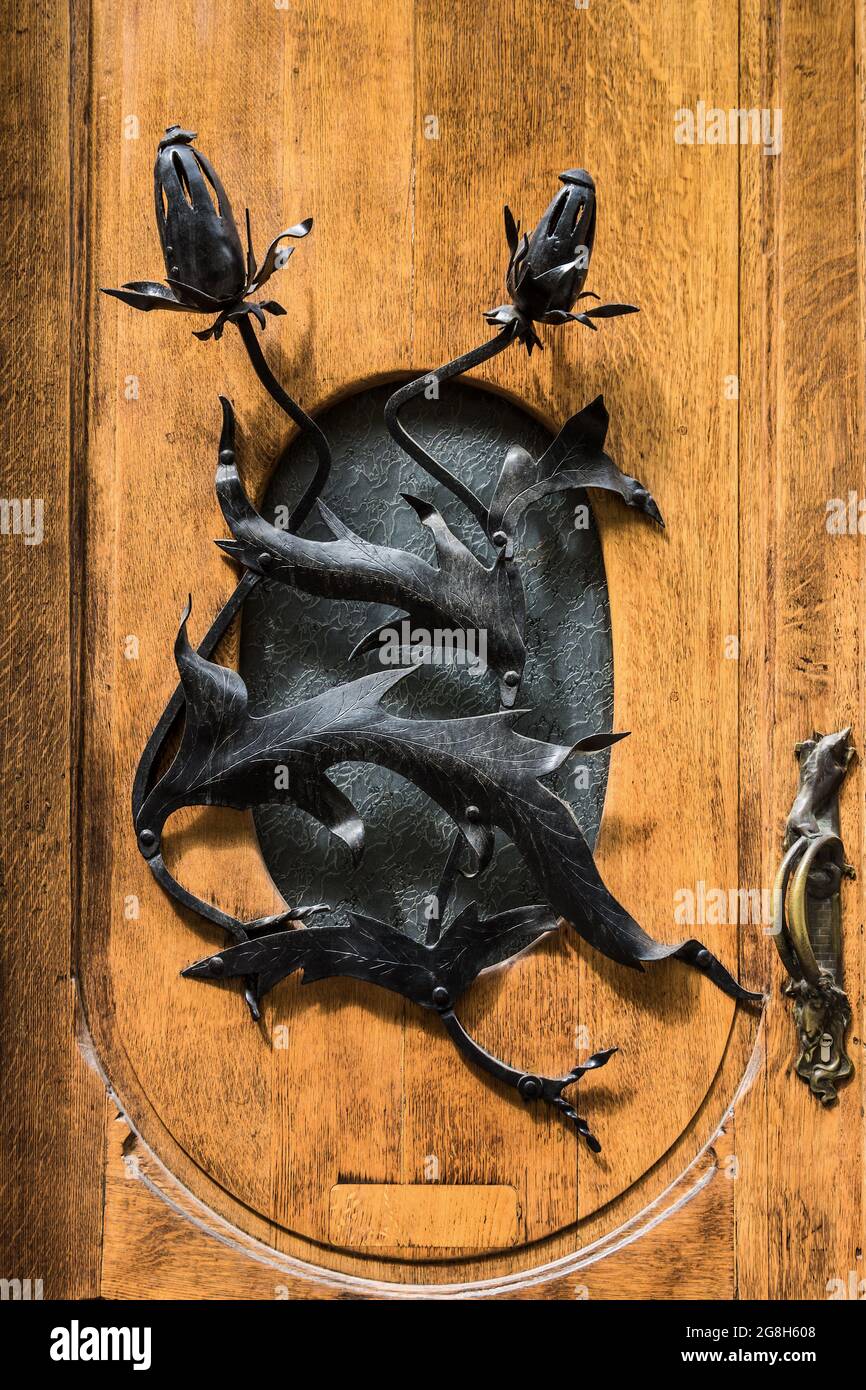 Facciata metallurgia Art Nouveau decorazione in casa su Avenue von Volxem, quartiere della Foresta, Bruxelles, Belgio. Foto Stock