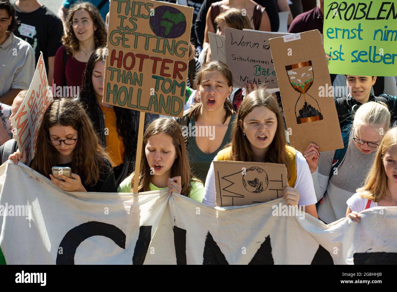 Am 13. Settembre 2019 haben einige Hundert junge Menschen für eine bessere Klimapolitik demonstriert. Sie riefen auch zum globalen Klimastreik in einer Woche auf. (Foto di Alexander Pohl/Sipa USA) Credit: Sipa USA/Alamy Live News Foto Stock