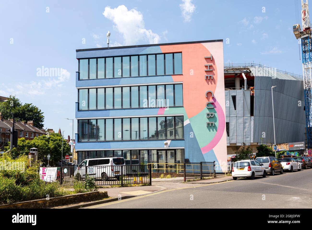 Il centro Cube per le arti creative di Tontine Street nel quartiere creativo di Folkestone, Kent. Foto Stock