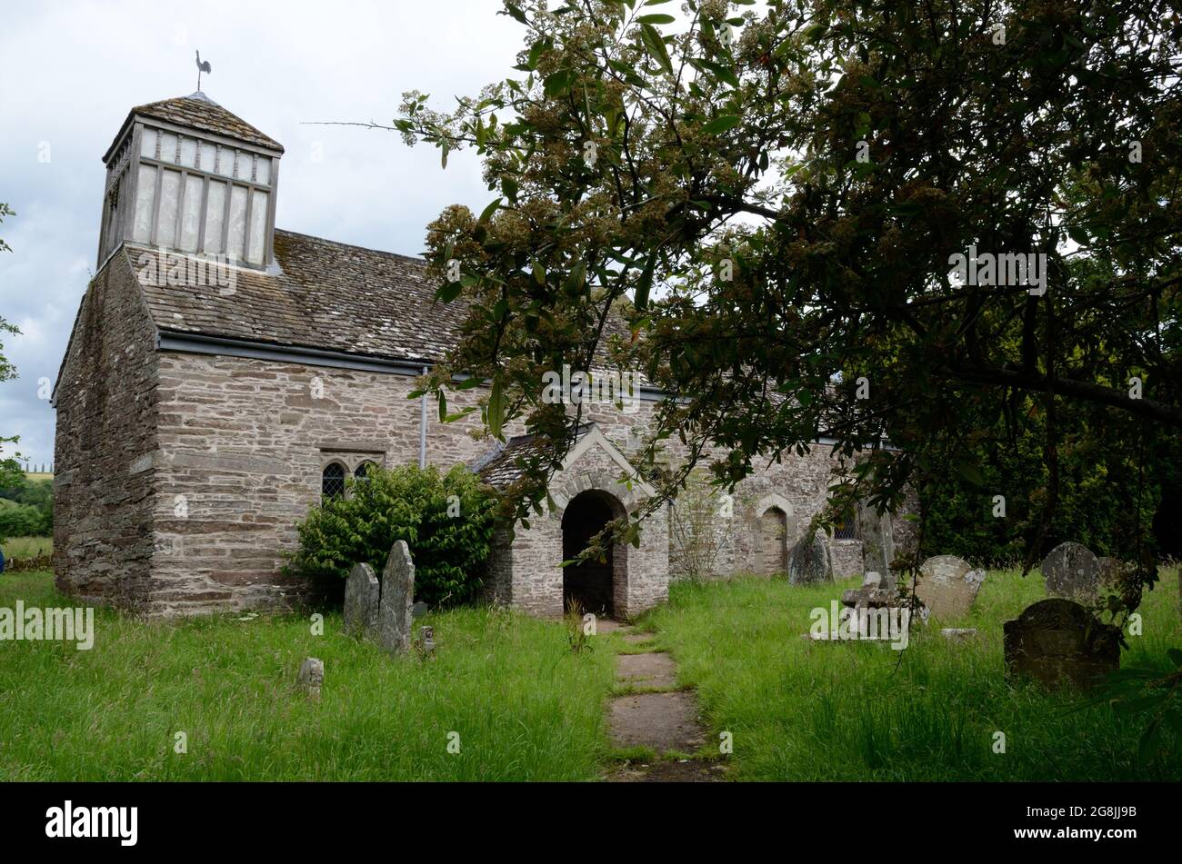 !4th Century St James Church Llangue grado 11 edificio classificato Monmouthshire Wales UK Foto Stock