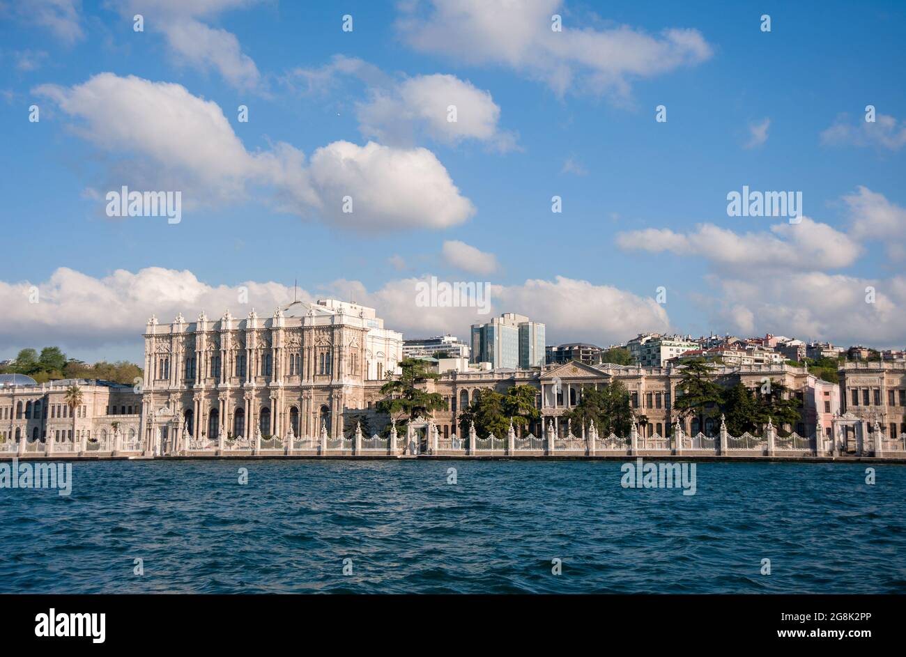 Besiktas,İstanbul/Turkey - 29/4/2010:Dolmabahce Palace vista frontale Foto Stock