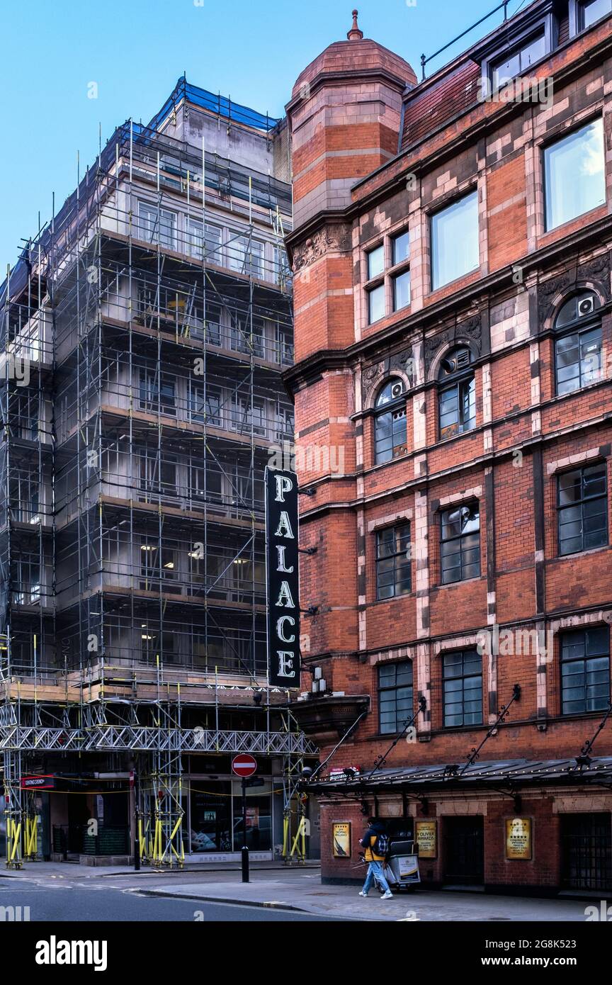 Palace Theatre e ponteggi, Shaftesbury Avenue, Londra, Regno Unito Foto Stock