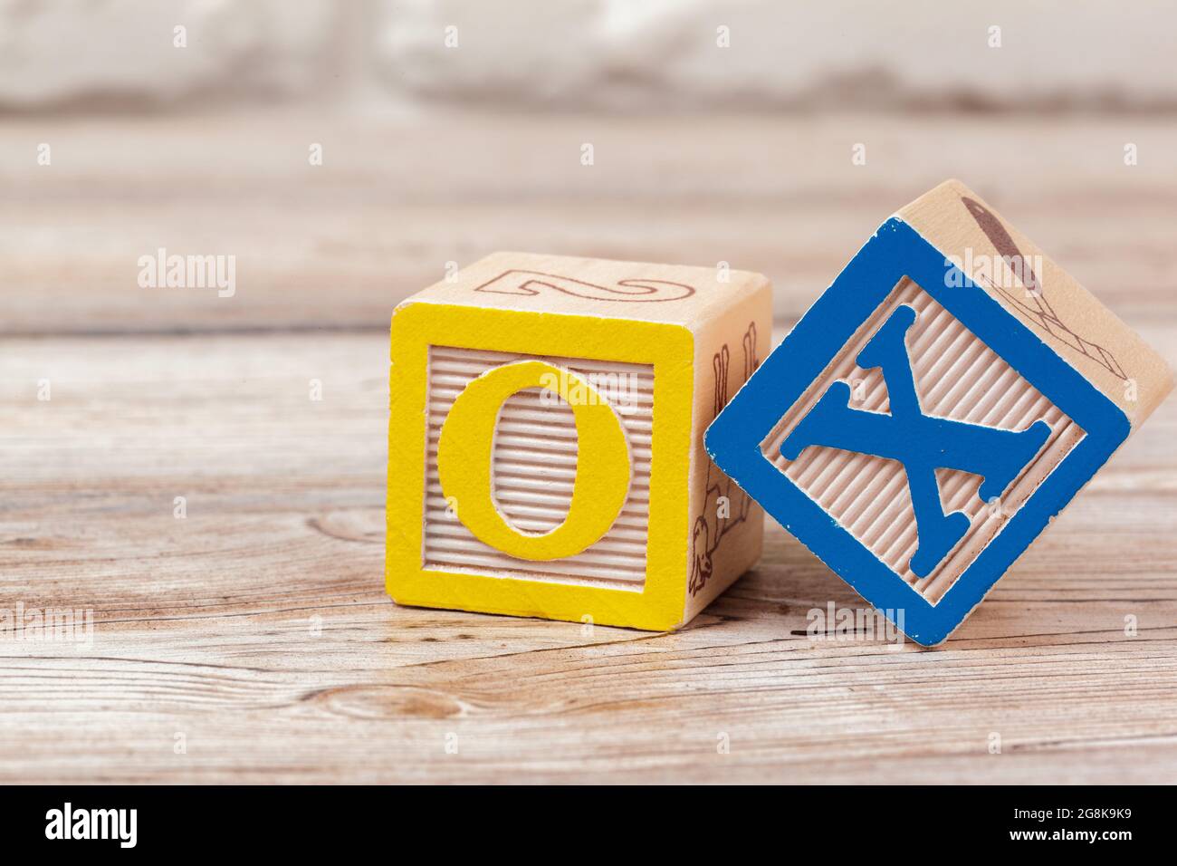 Blocchi giocattolo di legno con il testo: xo Foto Stock