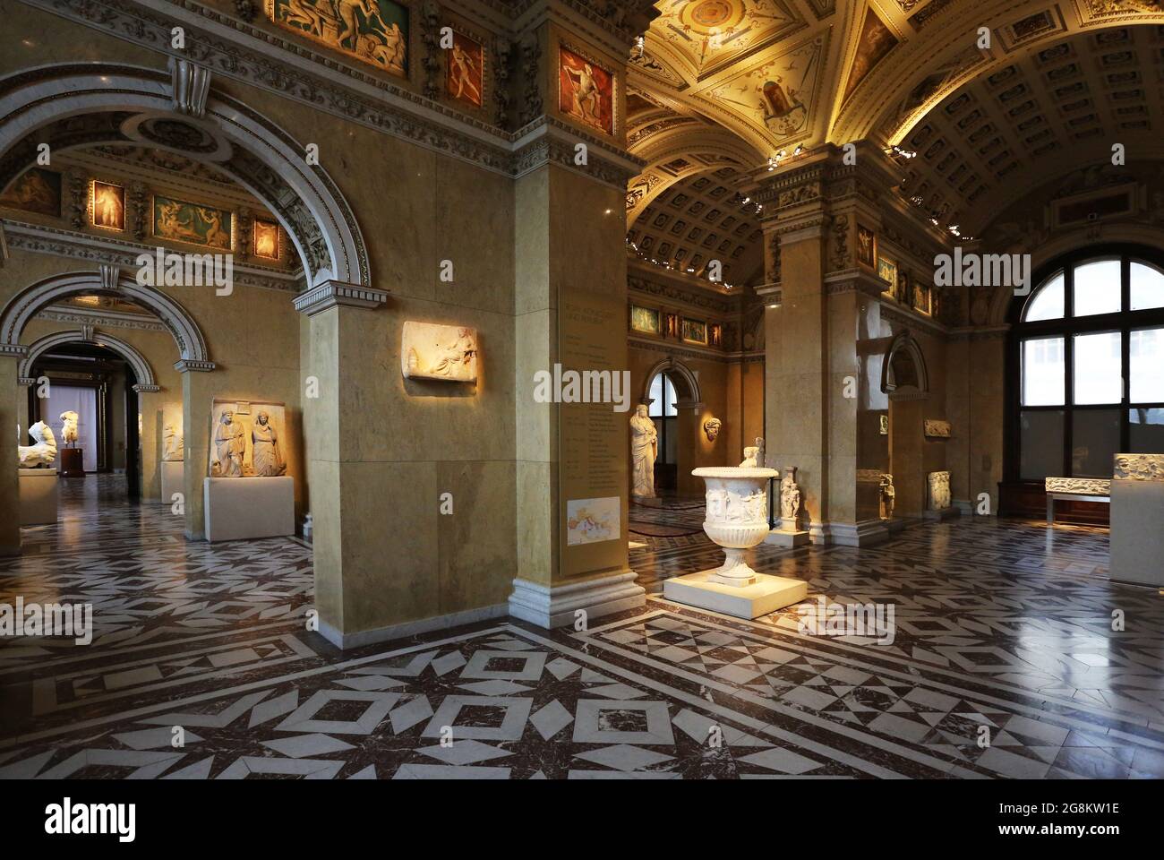 Wien, das Kunsthistorische Museum ist ein Kunstmuseum mit Gemälden in der Hauptstadt Wien. Es zählt zu den größten und beddeutendsten Museen der Welt.. Foto Stock