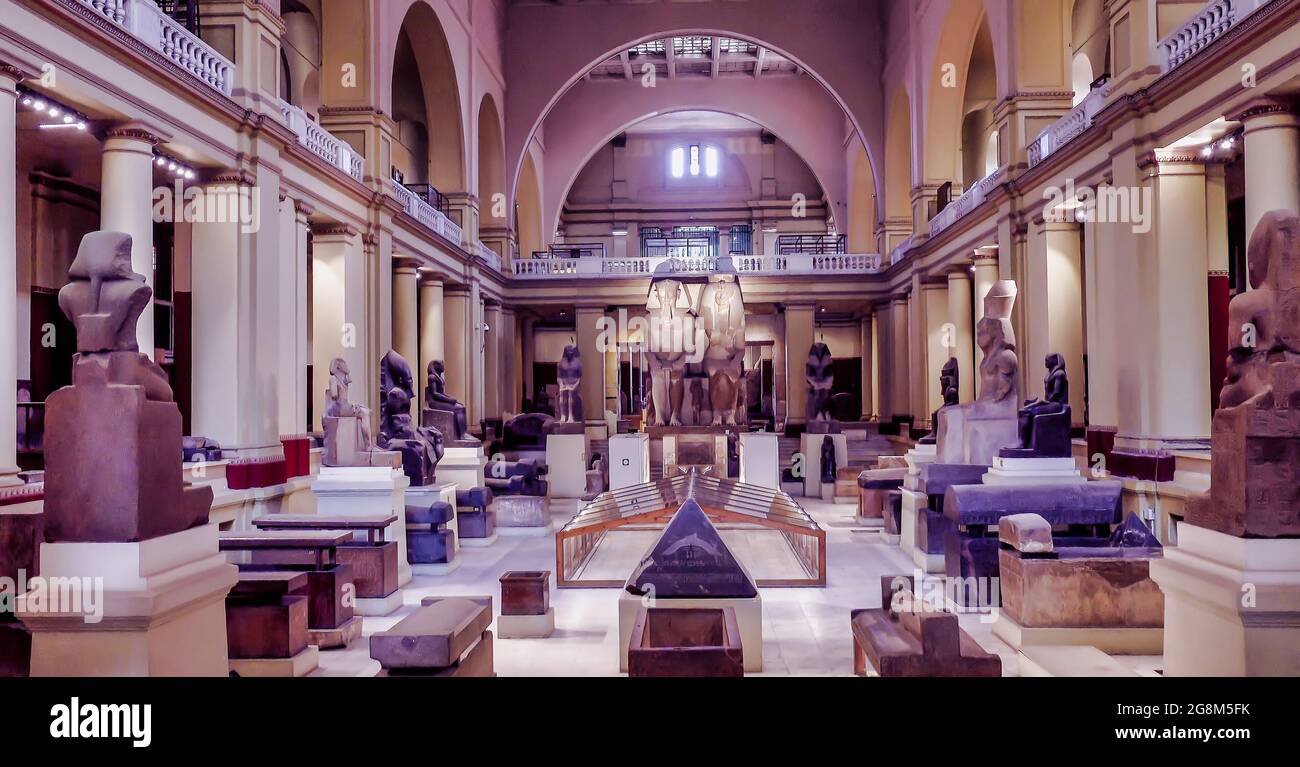 All'interno del Museo delle Antichità Egizie, conosciuto comunemente come Museo Egizio o Museo del Cairo. Foto Stock