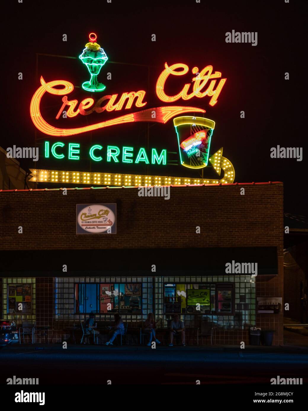 Cartello al neon Cream City Ice Cream, Crossville, Tennessee. Foto Stock