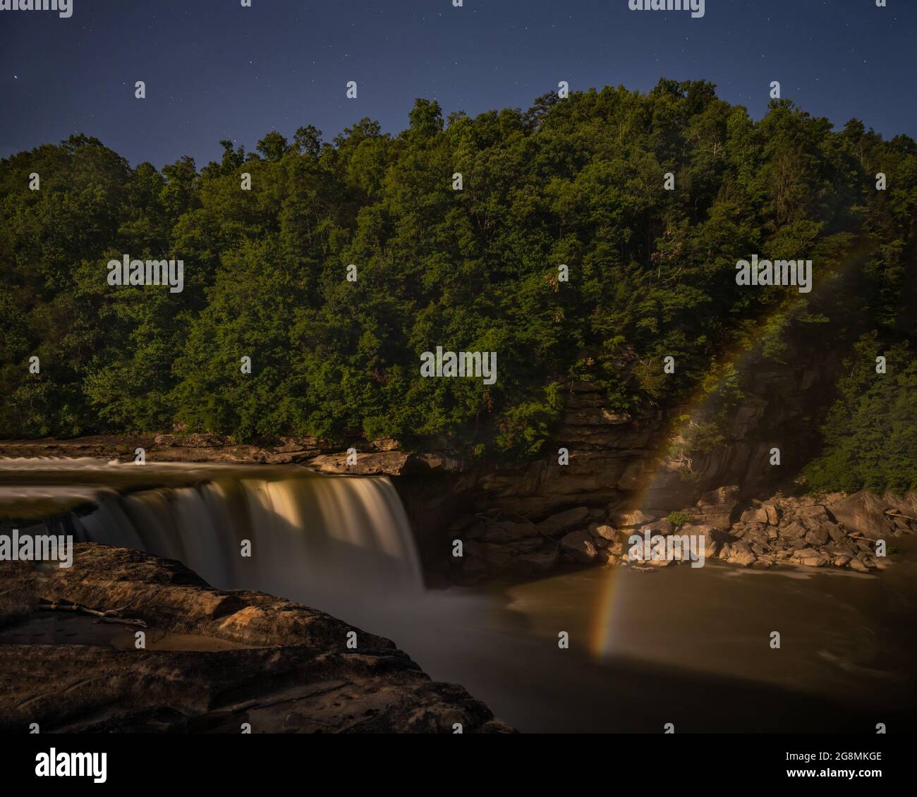 Cumberland Falls, Moonbow e fiume, nel Cumberland Falls state Park, vicino a Corbin, Kentucky (2 foto a punto). Foto Stock