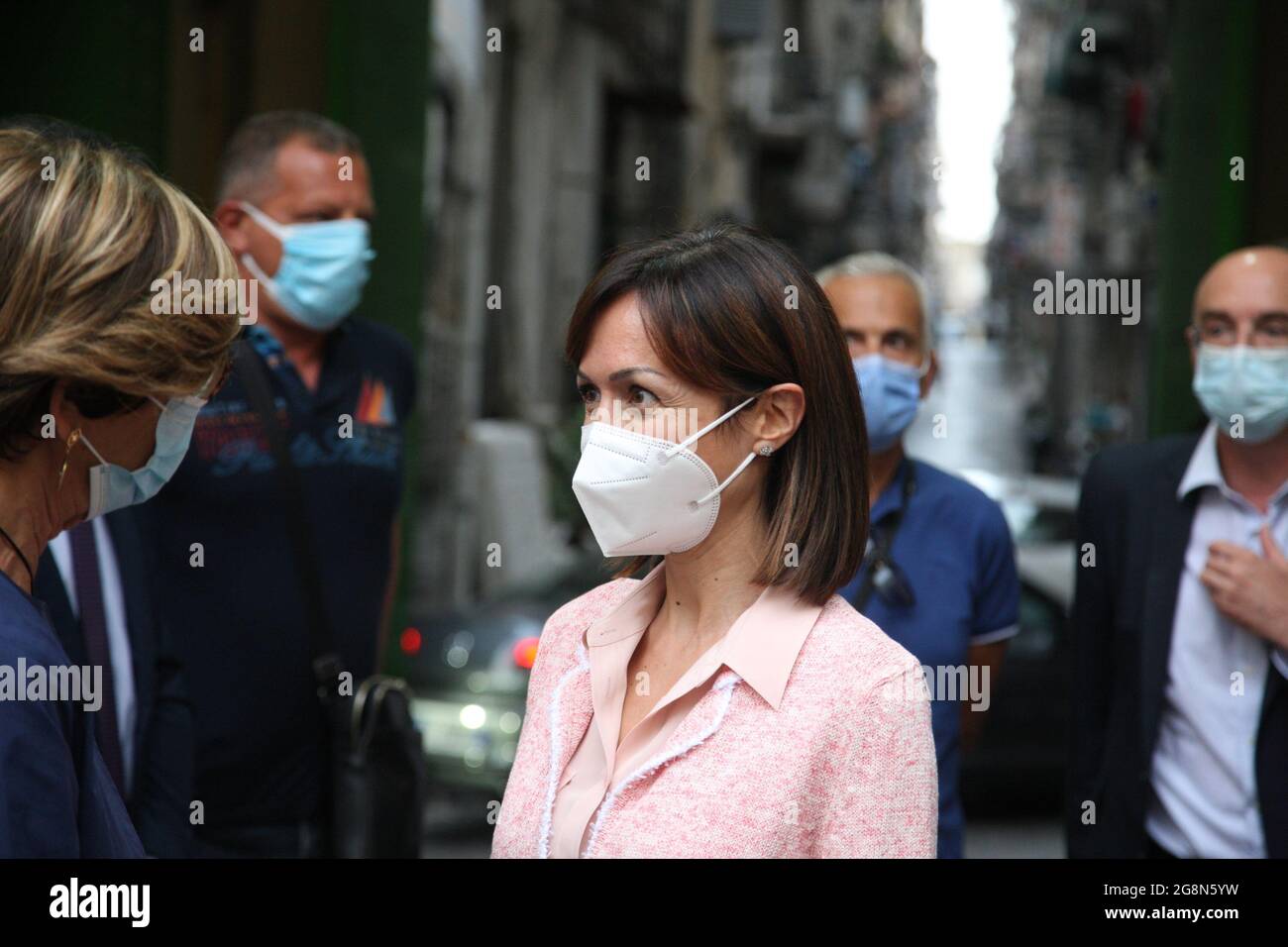 Napoli, Italia. 21 luglio 2021. Firmato a Napoli, l'accordo di collaborazione culturale e sociale tra l'Ambasciata britannica in Italia e la FOQUS, la Fondazione che dal 2013 lavora per lo sviluppo dei quartieri spagnoli (Quartieri Spagnoli). Nella foto Mara Carfagna, Ministro per il Sud e la coesione territoriale (Foto di Salvatore Esposito/Pacific Press) Credit: Pacific Press Media Production Corp./Alamy Live News Foto Stock