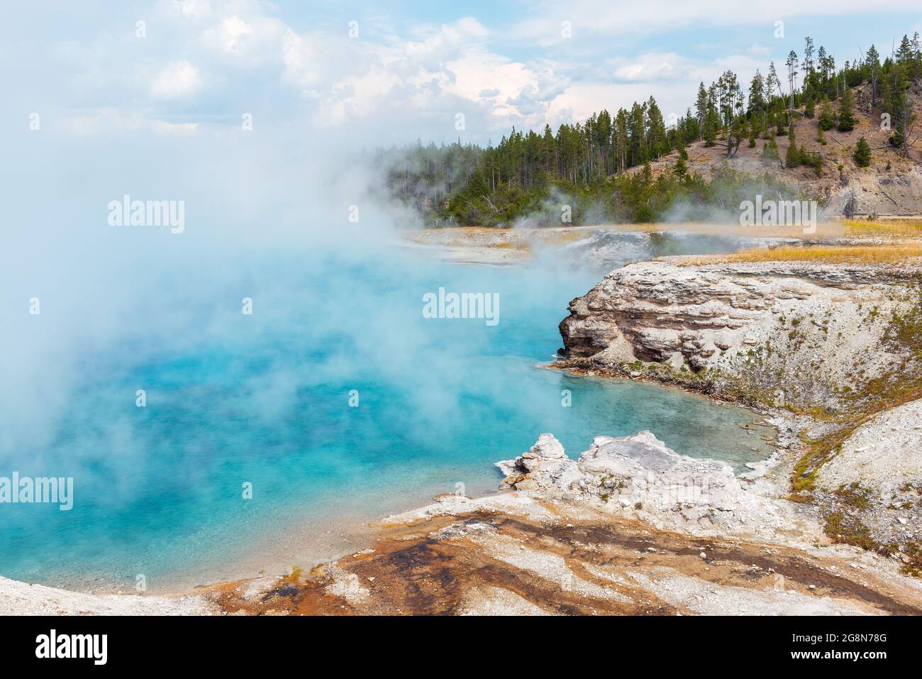Excelsior Geyser, Midway Geyser Basin, Yellowstone National Park, Wyoming, USA. Foto Stock