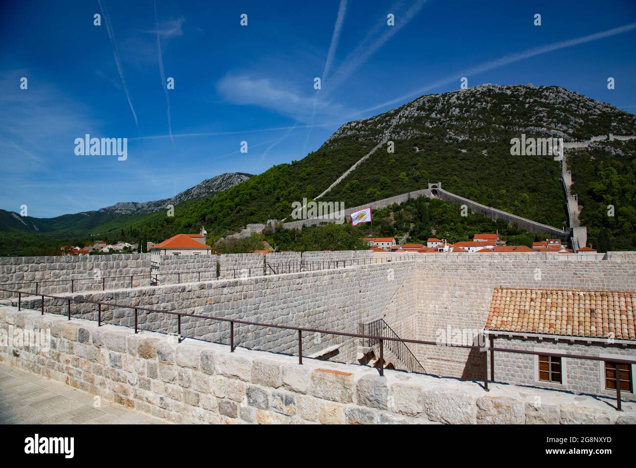 Vistas del pueblo de Stone, pequeño pueblo de Croacia primera linea de defensa contra los Otomanos en la antigüedad con la segunda muralla mas grande Foto Stock