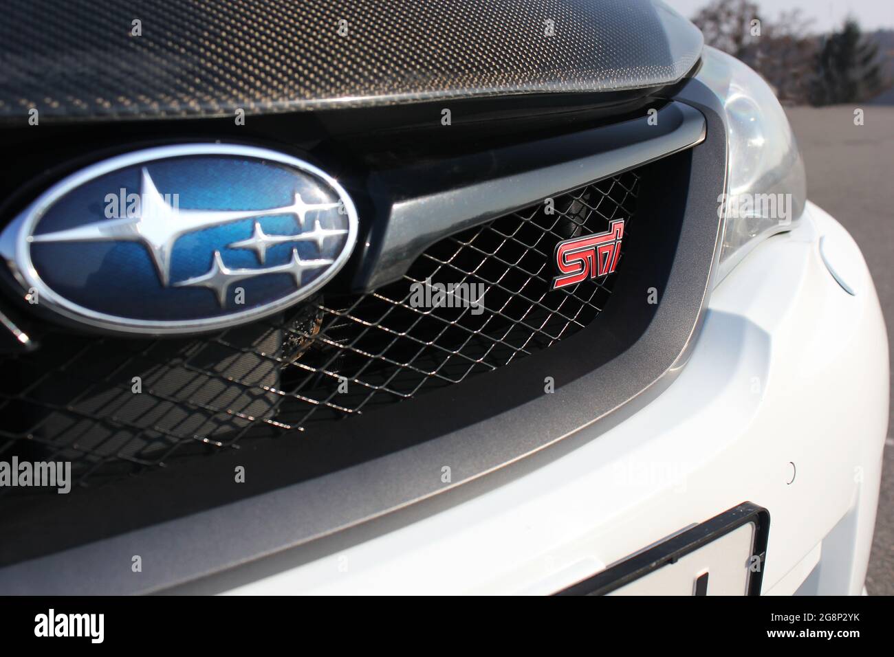 Kiev, Ucraina - 25 marzo 2015: Subaru Impreza WRX STI in città Foto Stock