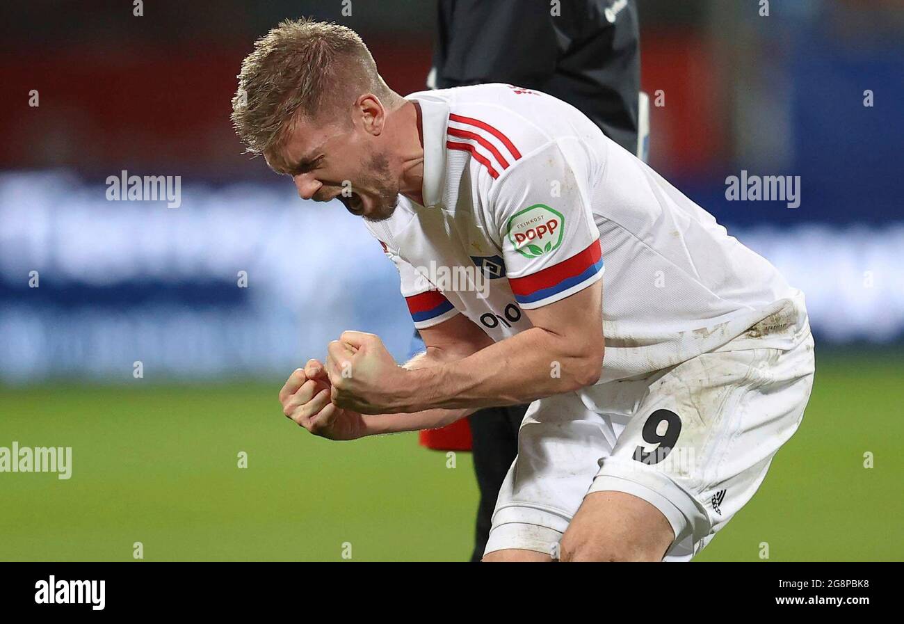 Primo: 12.03.2021 Fuvuball: Calcio: Seconda stagione Bundesliga 2020/21 VfL Bochum - HSV Amburgo Amburgo, Amburgo, HSV Amburgo Amburgo 0: 2 giubilazione, dopo Schluvupfiff, Simon Terodde Foto Stock