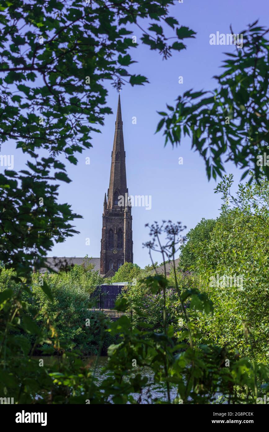 Guglia della chiesa di Sant'Elfina. Chiesa Parrocchiale di Warrington. La chiesa di GradadeII*, con una spettacolare torre e guglia di 281 metri Foto Stock