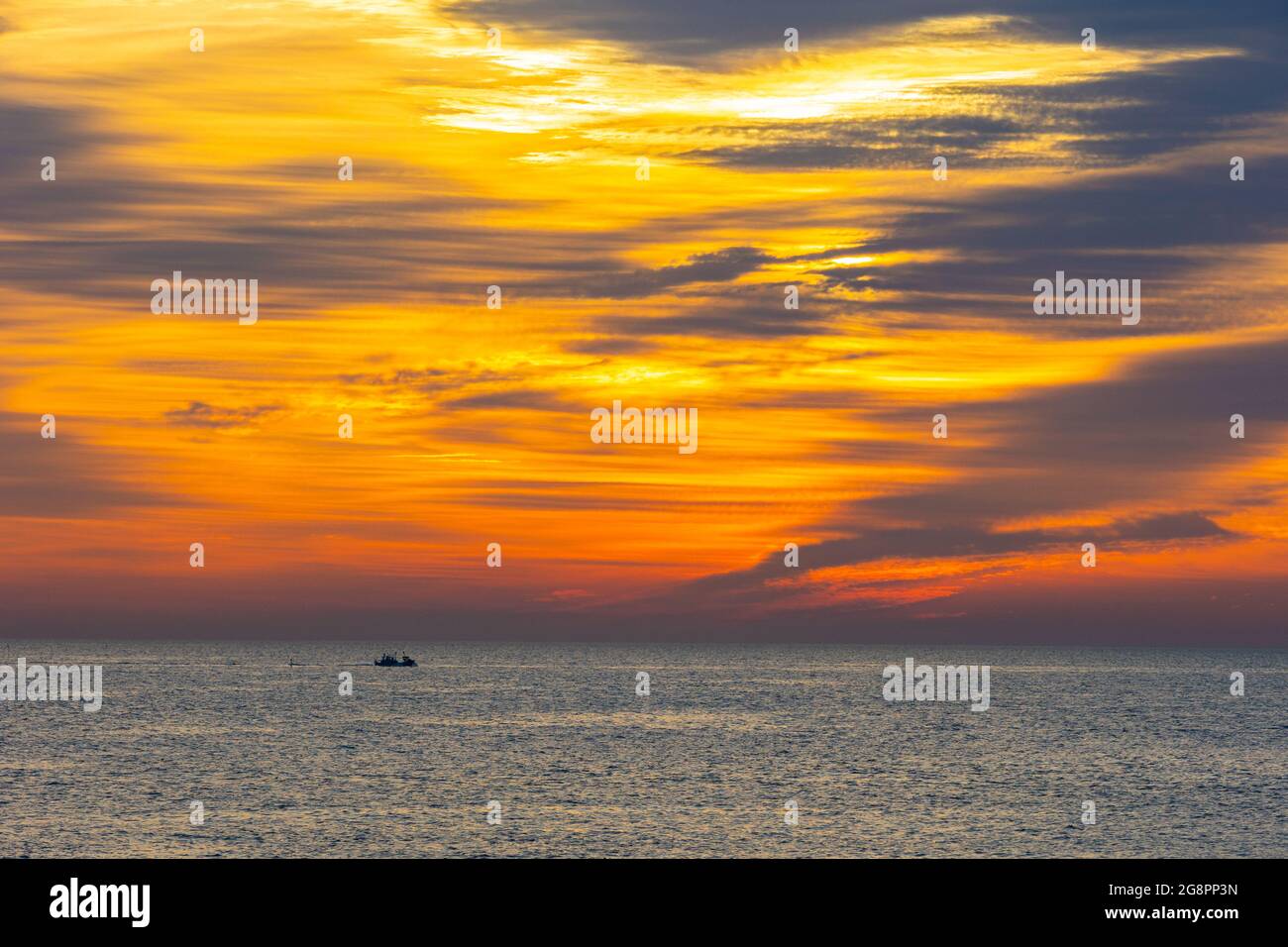 Bella alba sul mare, Munmudaewangreung, Gyeongju, Corea Foto Stock