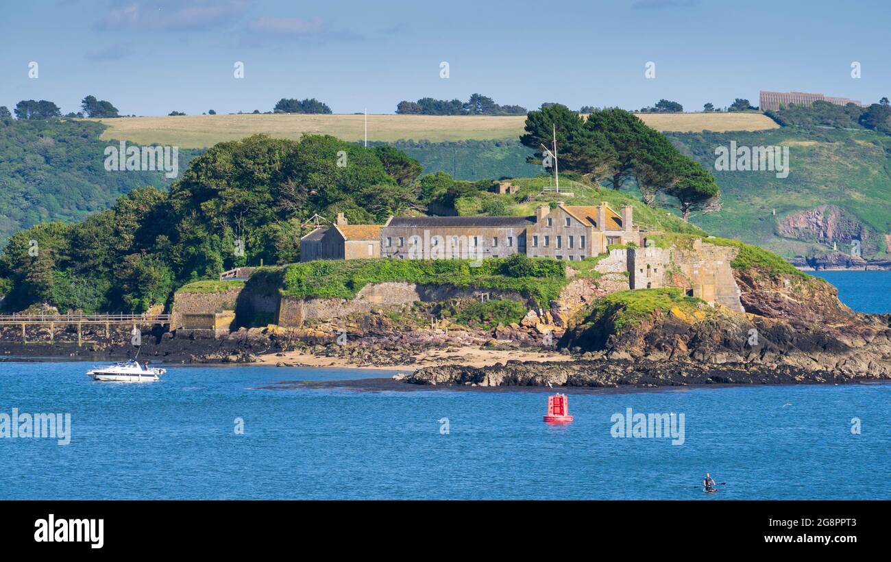 Immagine di Drakes Island presa dalla riva, guardando a sud verso il Devon nord Foto Stock