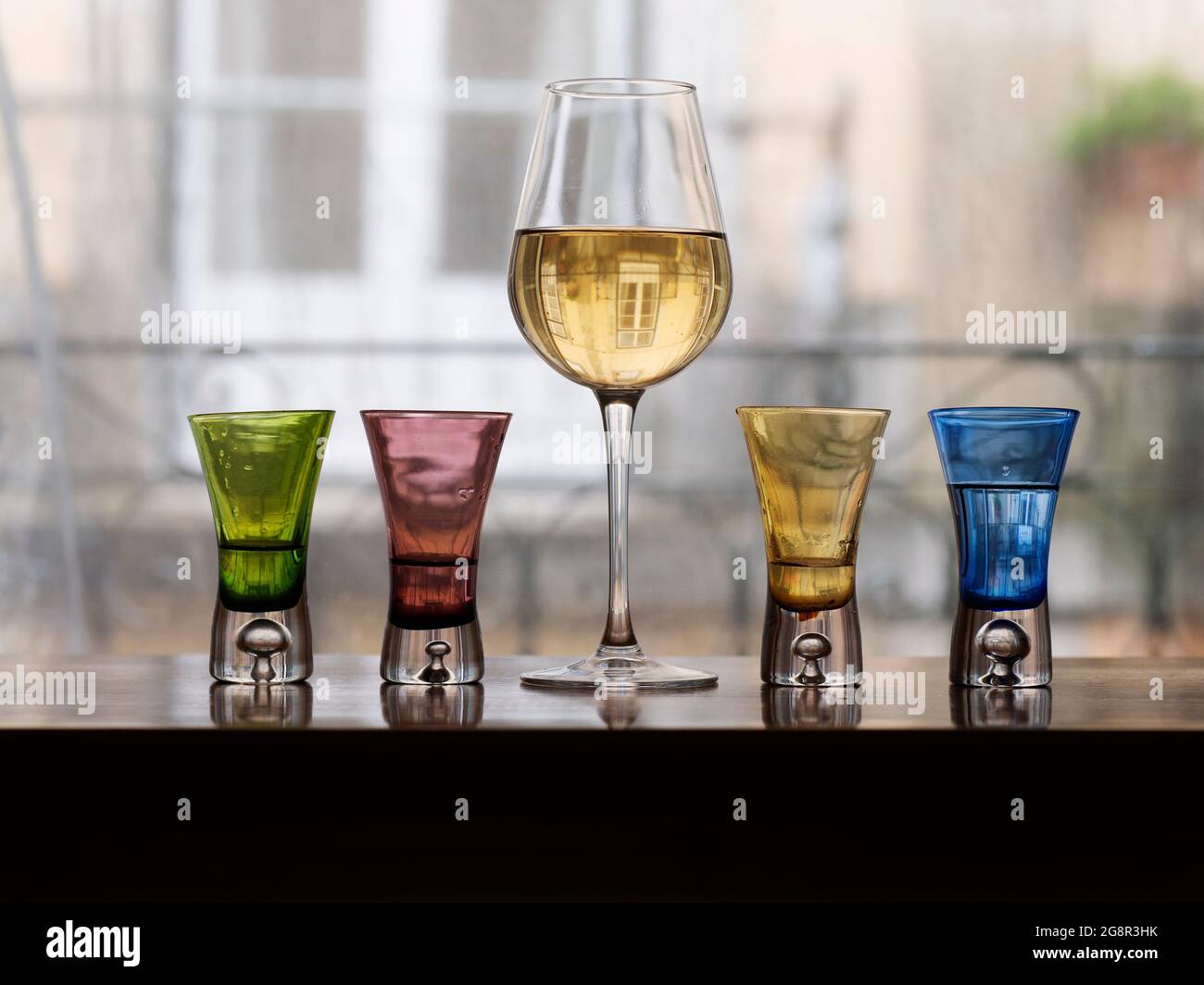 Vino e colpi Foto Stock