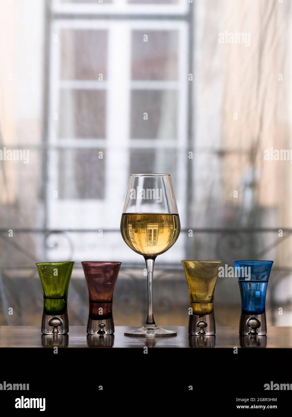 Vino e colpi Foto Stock