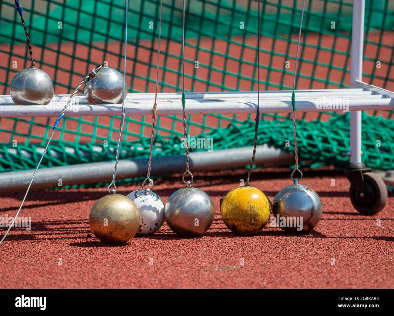Lancio del martello sulla pista e sul campo stade. Poster sportivo orizzontale, biglietti d'auguri, intestazioni, sito Web Foto Stock