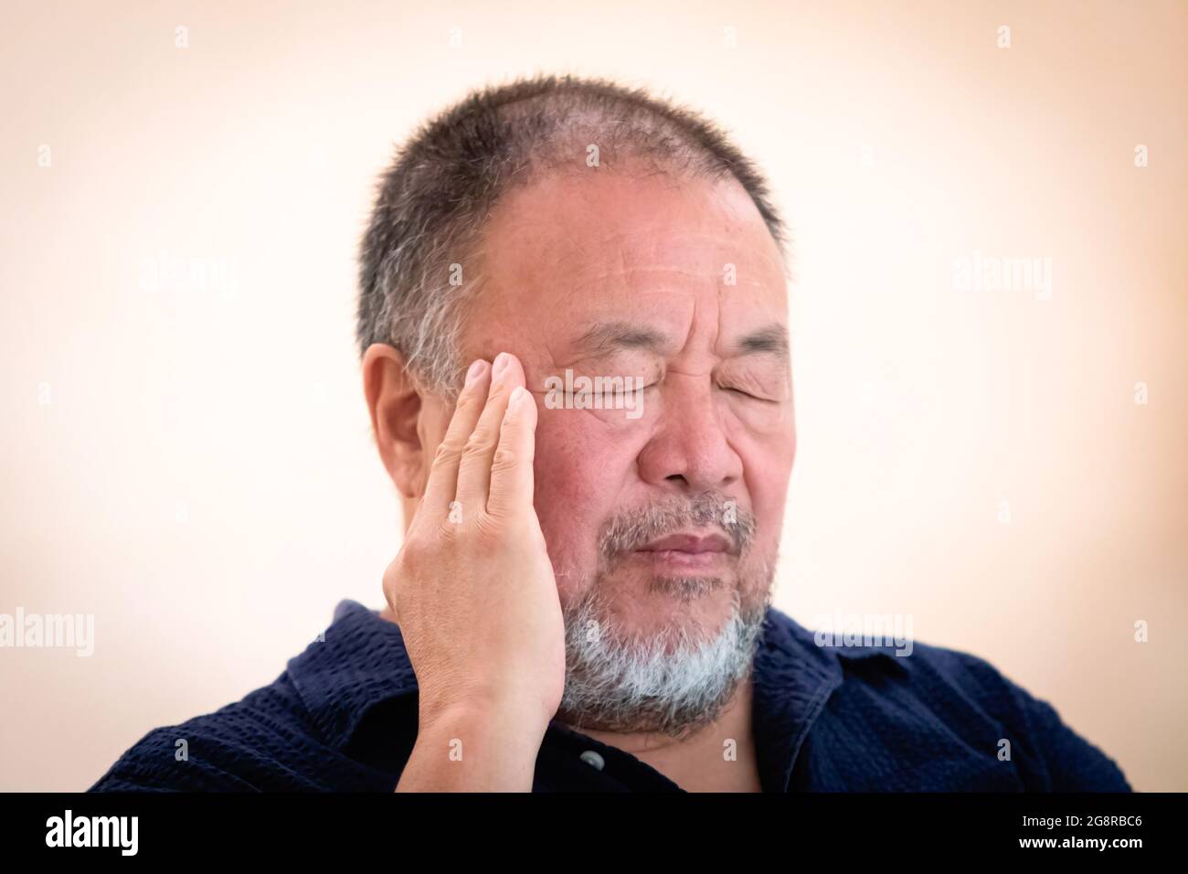 Porto, Portogallo. 22 luglio 2021. Ai Weiwei alla conferenza stampa durante la mostra.Pequi Tree, è una mostra di radici intrecciate e figure umane presentata da ai Weiwei, artista cinese. La mostra si è svolta al Museo Serralves. Credit: SOPA Images Limited/Alamy Live News Foto Stock