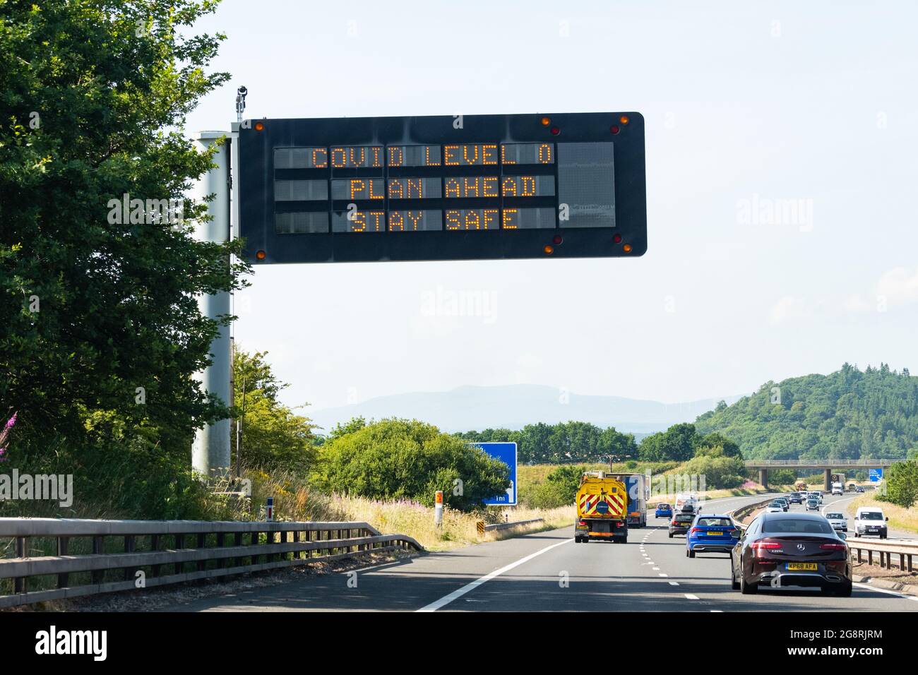 Livello 0 zero covid-19, segnale di restrizione, autostrada M9, Scozia, Regno Unito Foto Stock