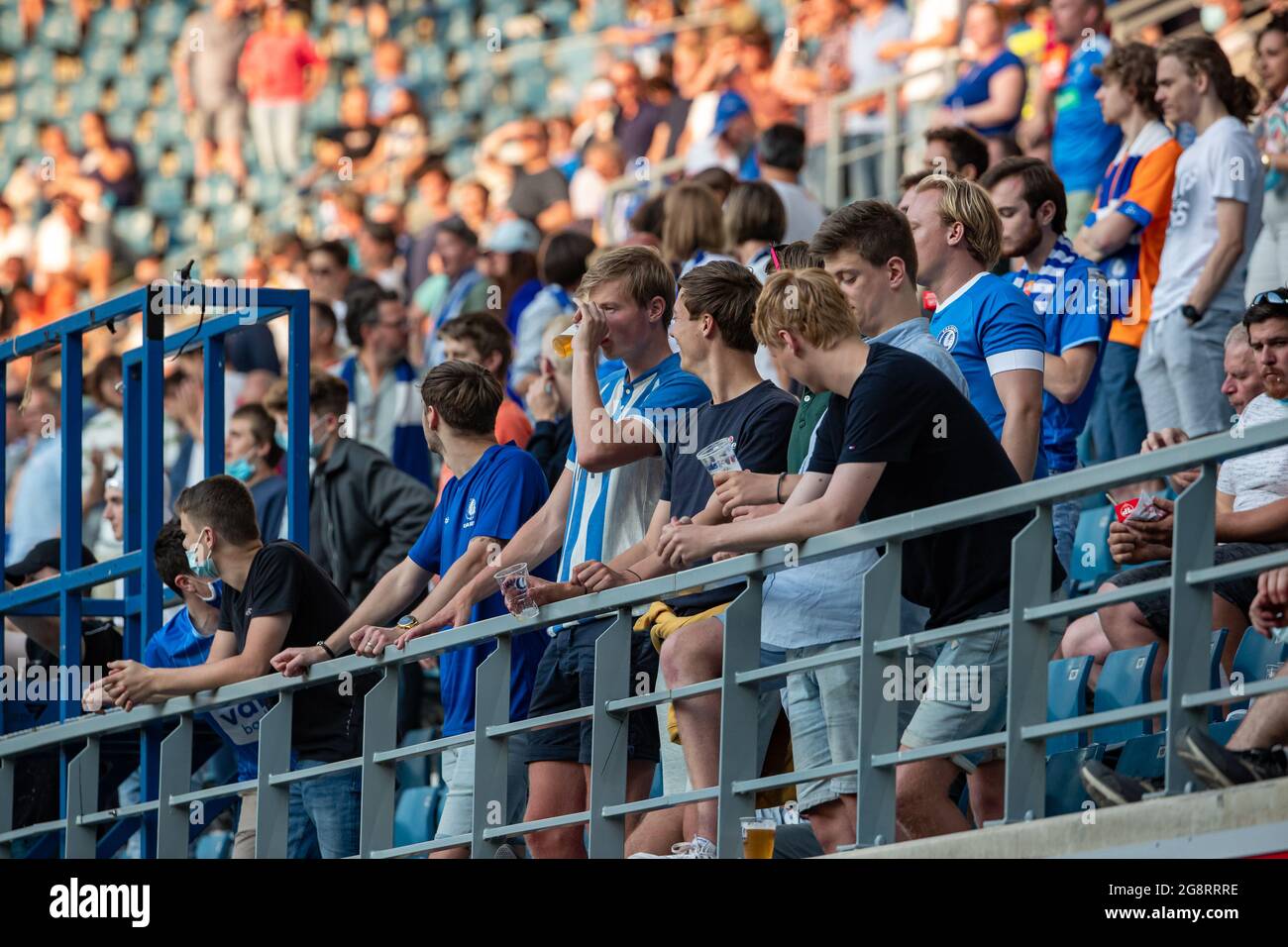 I tifosi di Gent hanno raffigurato durante un secondo turno di qualificazione per la Conference League, la terza competizione europea, tra Jupiler Pro Foto Stock