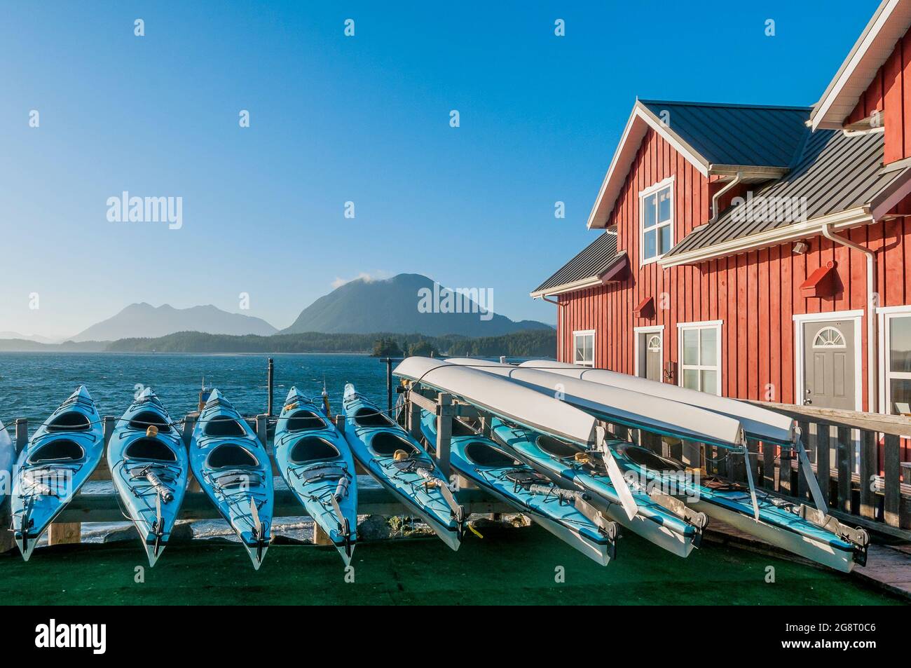 Kayak da mare, 'Remote Passges, escursioni marine", Tofino, British Columbia, Canada Foto Stock