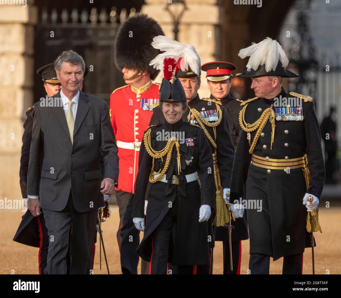Horse Guards Parade, Londra, Regno Unito. 22 luglio 2021. HRH The Princess Royal, Colonnello dei Blues e dei Royals, prende il saluto all'ultima sera della Sword e della Crown Military Music Spectacular nel centro di Londra. Credit: Malcolm Park/Alamy Live News. Foto Stock