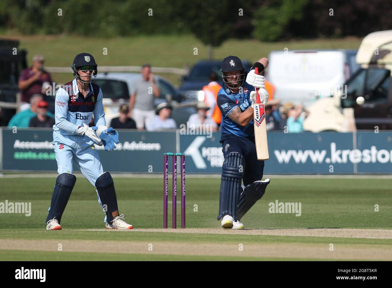 BECKENHAM, REGNO UNITO. 22 LUGLIO Darren Stevens of Kent pipistrelli durante la Royal London One Day Cup match tra Kent e Durham al County Ground, Beckenham giovedì 22 luglio 2021. (Credit: Will Matthews | MI News ) Credit: MI News & Sport /Alamy Live News Foto Stock