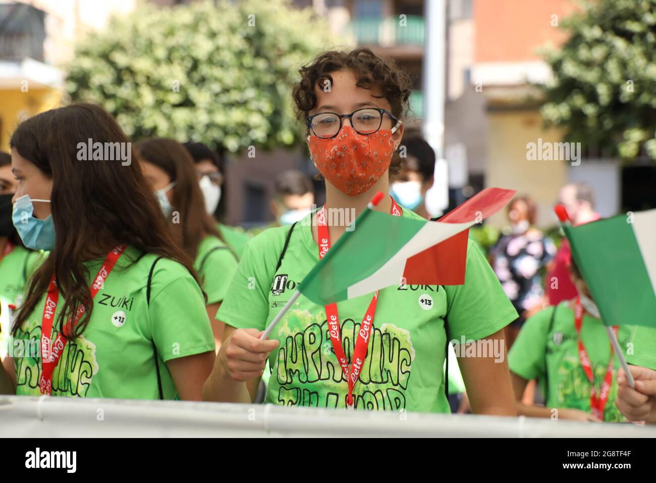 Salerno, Salerno, Italia. 21 luglio 2021. Giovane menber del pubblico partecipa alla cerimonia di apertura del Giffoni Film Festival. La 50a edizione è iniziata nonostante i rigorosi protocolli COVID e le restrizioni. (Credit Image: © Paola desiderio/ZUMA Press Wire) Foto Stock