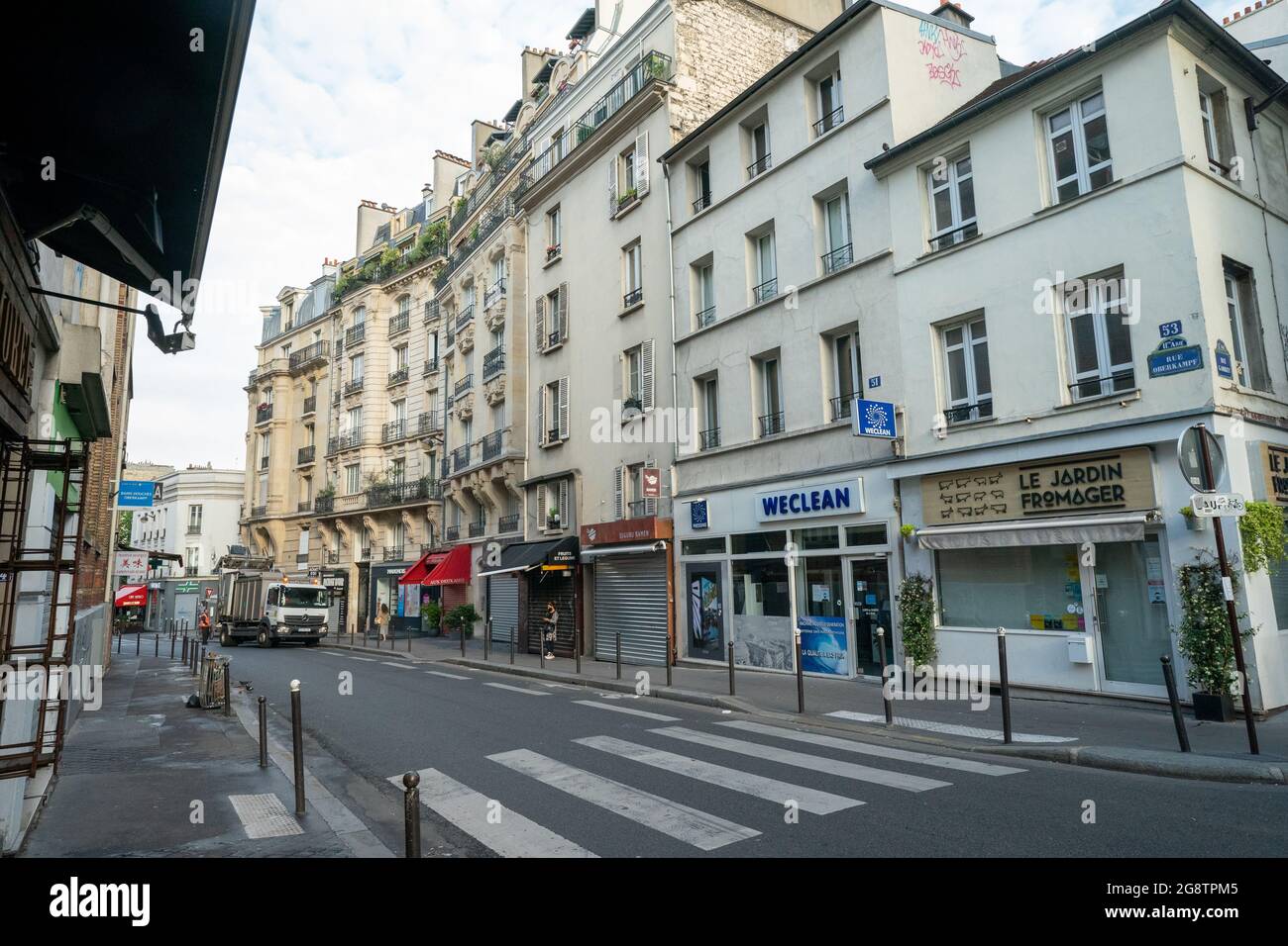 Strade ed edifici a Parigi Foto Stock