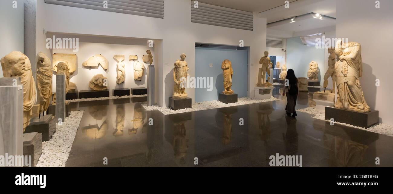 Sculture antiche, rilievi e statue nel museo di Afrodisia, Turchia Foto Stock