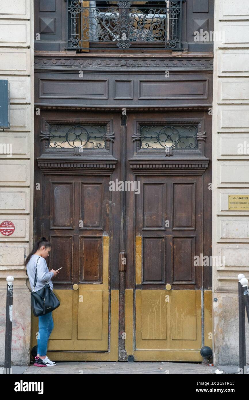 Strade ed edifici a Parigi Foto Stock