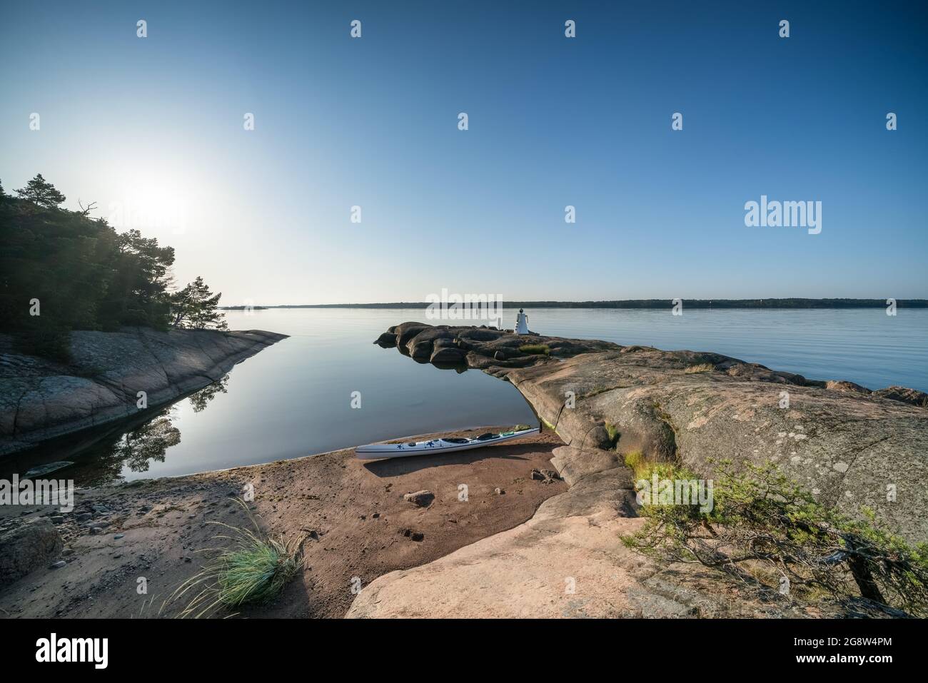 Mattinata di sole all'isola di Hässlö holmarna, Ahvenanmaa/Åland, Finlandia Foto Stock
